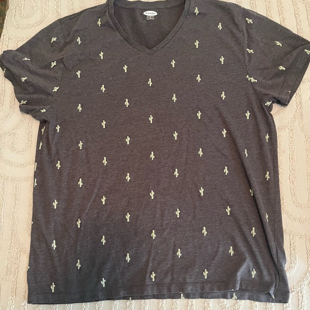 Old Navy Dark Gray Cactus Print Soft V-Neck T-Shirt